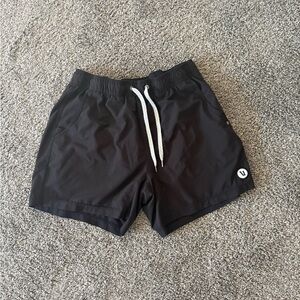 Vuori Kore Shorts - Lined - 5” - Medium